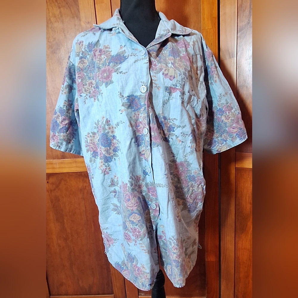 💐ASHLEIGH MORGAN short sleeve button down shirt. Size M